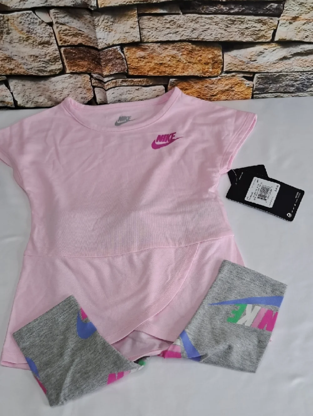 Nike Pink Short Sleeve Tee & Capri Leggings Layered Hem 2-Piece Set New - Picture 7 of 9